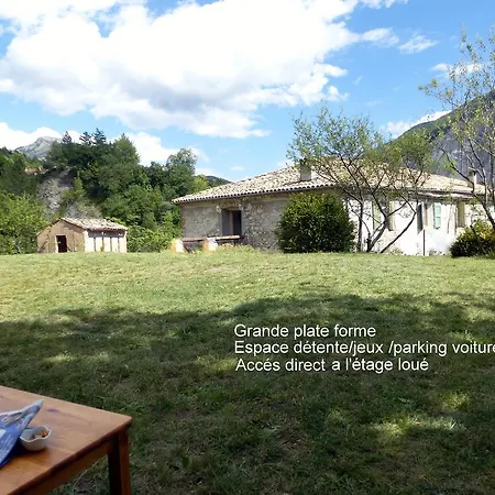 Chateau Notre Dame De Сasa de vacaciones *